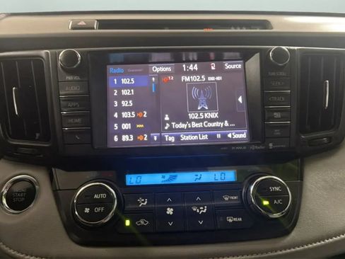 Used 2018 Toyota RAV4 XLE FWD image 14