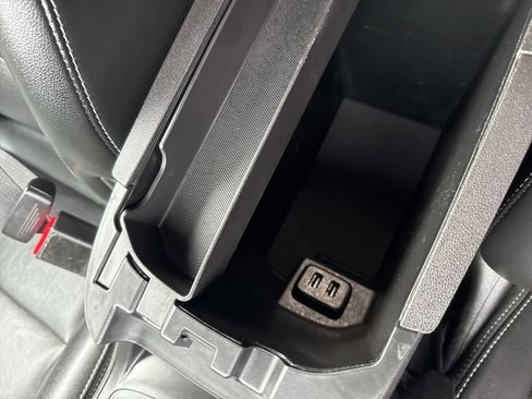 Used 2024 GMC Terrain SLT image 37