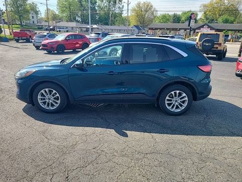 Used 2020 Ford Escape SE FWD image 3