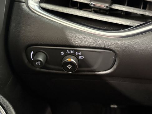 Used 2018 Chevrolet Malibu LT FWD image 33