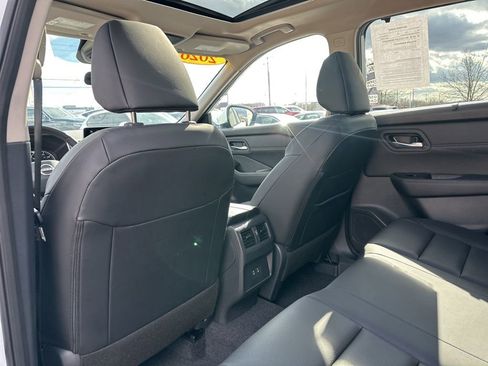 Used 2026 Nissan Rogue SV w/ SV Premium Package image 38