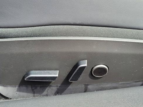 Used 2023 Tesla Model 3 Standard Range image 18