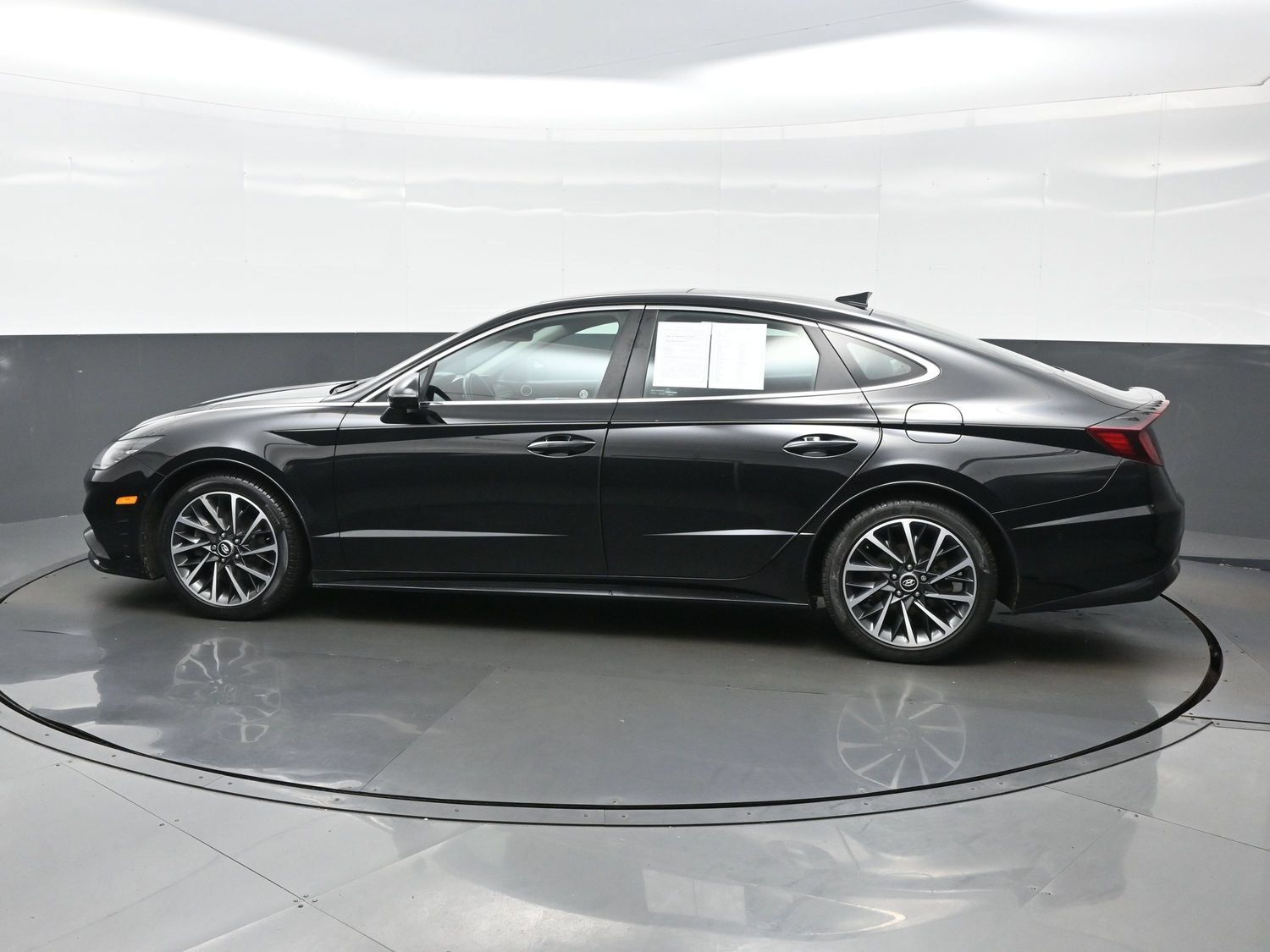 Certified 2023 Hyundai Sonata Limited FWD image 3