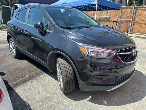 Used 2020 Buick Encore Preferred image 1