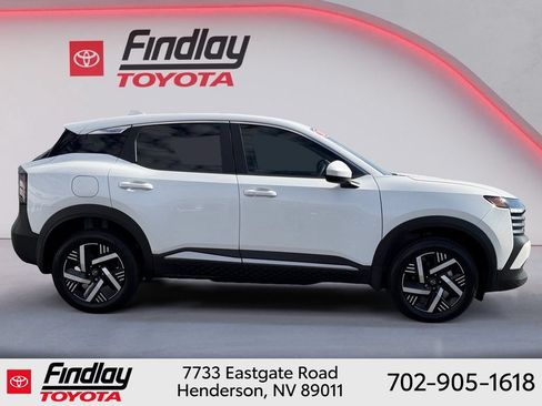 Used 2025 Nissan Kicks SV FWD image 11