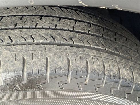 Used 2022 Nissan Pathfinder SL image 9