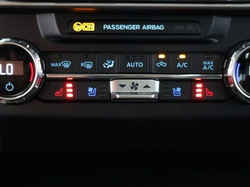 Used 2022 Ford F350 Platinum w/ Tremor Off-Road Package image 86