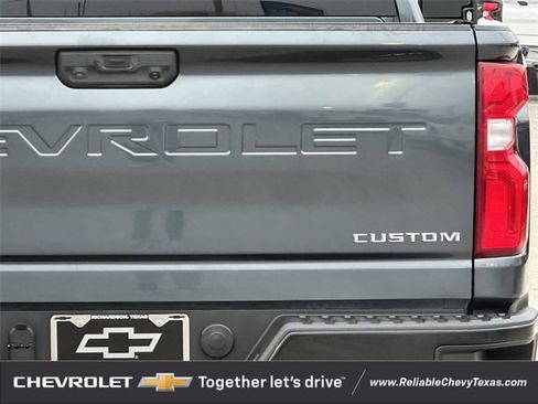 Used 2020 Chevrolet Silverado 2500 Custom w/ Custom Value Package image 7