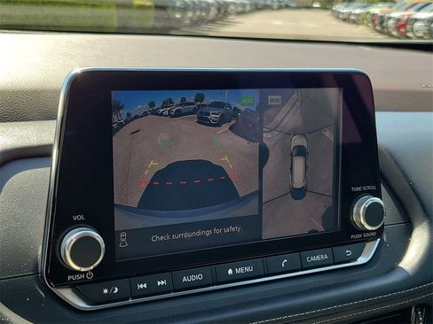 Used 2021 Nissan Rogue SV image 29