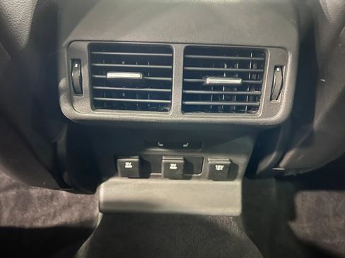 Used 2018 Land Rover Range Rover Velar S AWD/4WD image 58