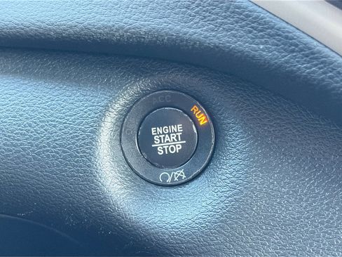 Used 2017 Jeep Cherokee Limited AWD/4WD image 22