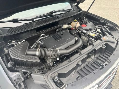 Used 2023 GMC Acadia SLT AWD/4WD image 38