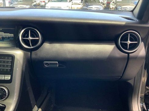 Used 2019 Mercedes-Benz SLC 300 image 18