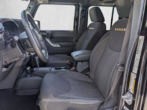 Used 2014 Jeep Wrangler Unlimited Sahara w/ Connectivity Group AWD/4WD image 15