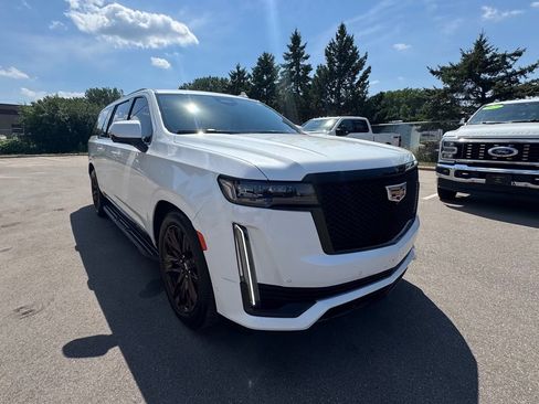 Used 2021 Cadillac Escalade ESV Sport AWD/4WD image 6