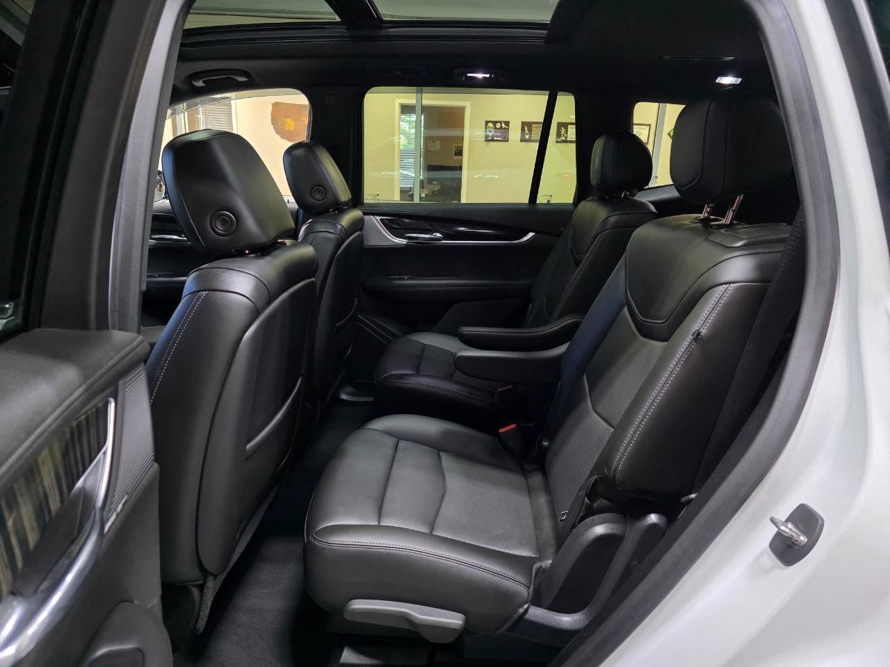 Used 2021 Cadillac XT6 Premium Luxury AWD/4WD image 17