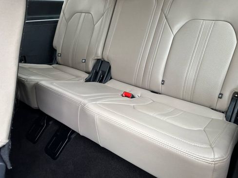 Used 2023 Ford Expedition Max Limited image 14