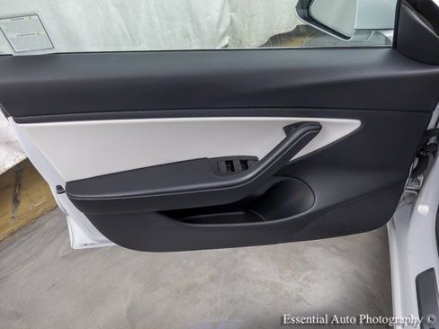Used 2020 Tesla Model 3 Standard Range Plus image 31