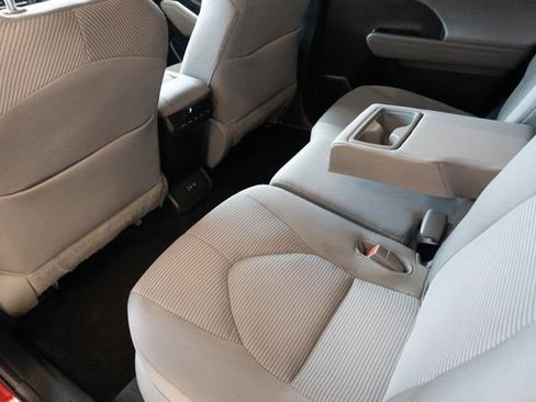 Used 2023 Toyota Highlander LE FWD image 20