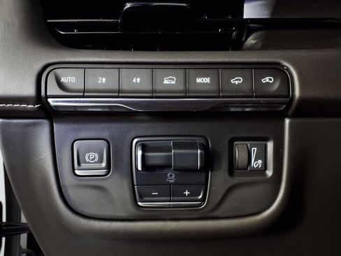 Used 2024 Cadillac Escalade Sport Platinum w/ LPO, ONYX Package image 18