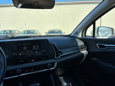 Used 2025 Kia Sportage LX image 35