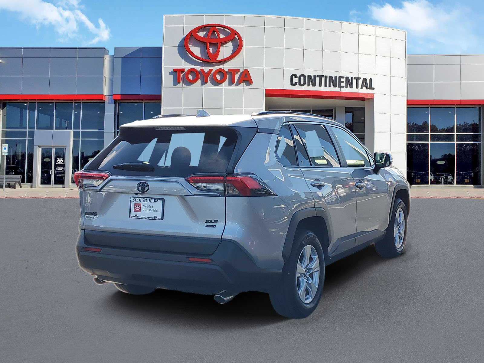 Certified 2019 Toyota RAV4 XLE w/ All Weather Liner Package AWD/4WD image 5