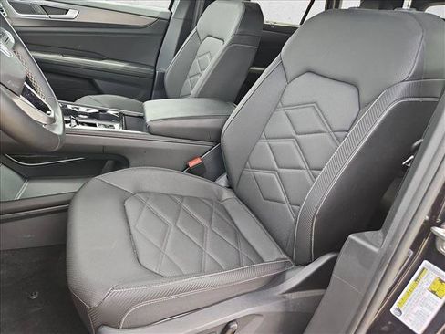 Used 2026 Volkswagen Atlas Cross Sport SE FWD image 13