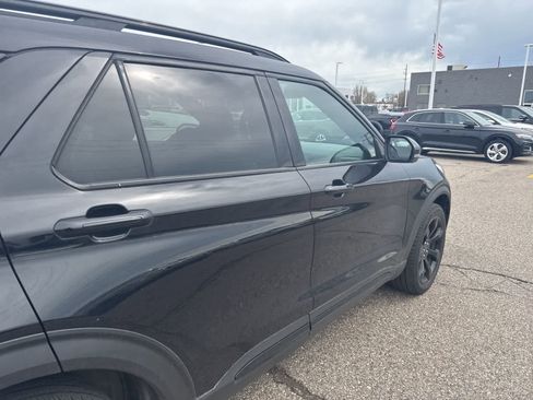 Used 2020 Ford Explorer ST w/ ST Street Pack image 8
