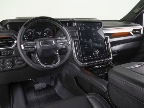 Used 2026 GMC Yukon Denali w/ Denali Reserve Package AWD/4WD image 18