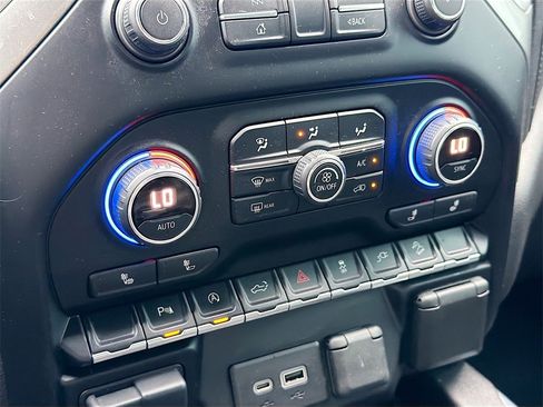 Used 2021 Chevrolet Silverado 1500 LT Trail Boss w/ Convenience Package II image 15