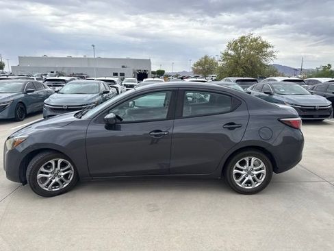 Used 2018 Toyota Yaris iA FWD image 2