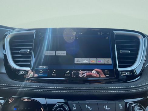 New 2026 Chrysler Pacifica Select AWD/4WD image 15