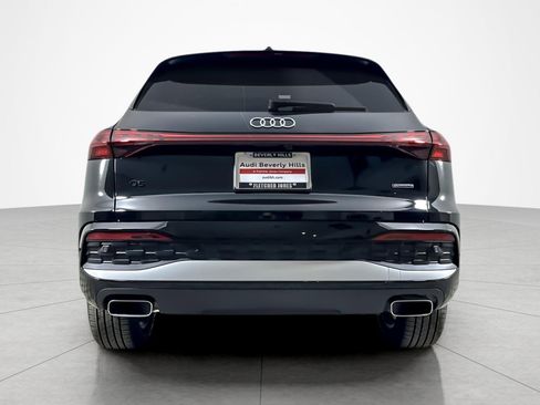 Used 2025 Audi Q5 Premium w/ 19" Wheel Package image 4