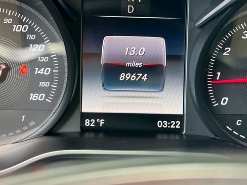 Used 2018 Mercedes-Benz GLC 300 image 25