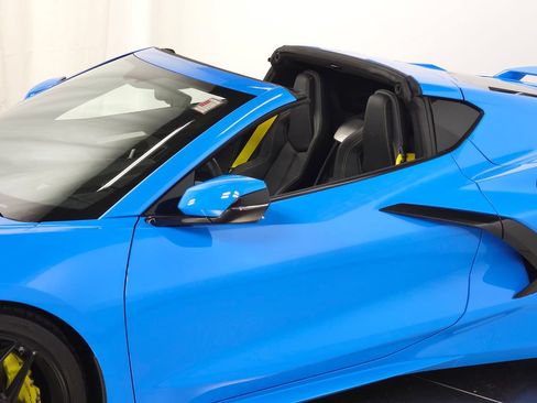 Used 2021 Chevrolet Corvette Stingray Preferred Cpe w/ Z51 Performance Package RWD image 14