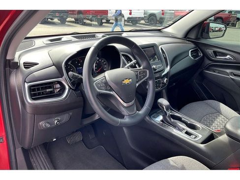 Used 2023 Chevrolet Equinox LT AWD/4WD image 16
