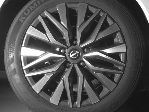 Used 2025 Nissan Altima 2.5 SV FWD image 15