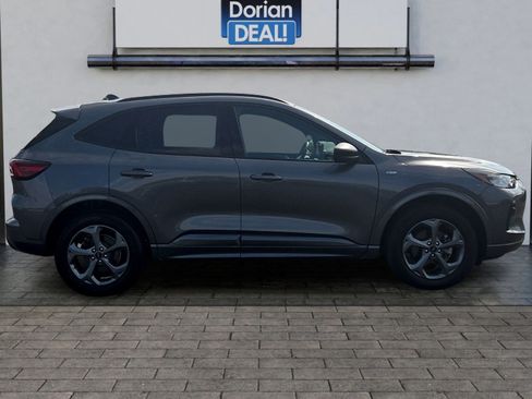 Used 2024 Ford Escape ST-Line w/ Tech Pack #1 AWD/4WD image 2