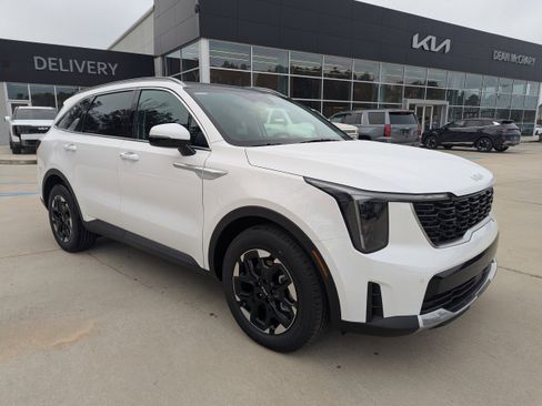 New 2026 Kia Sorento S image 1