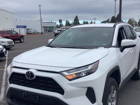 Used 2025 Toyota RAV4 XLE image 1