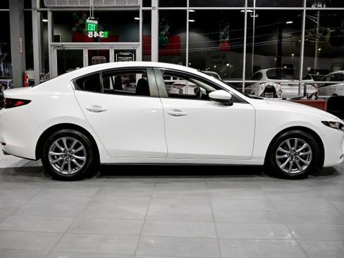 Used 2021 MAZDA MAZDA3 s image 4