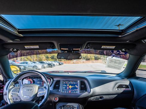 Used 2023 Dodge Challenger SRT Hellcat w/ Driver Convenience Group image 27