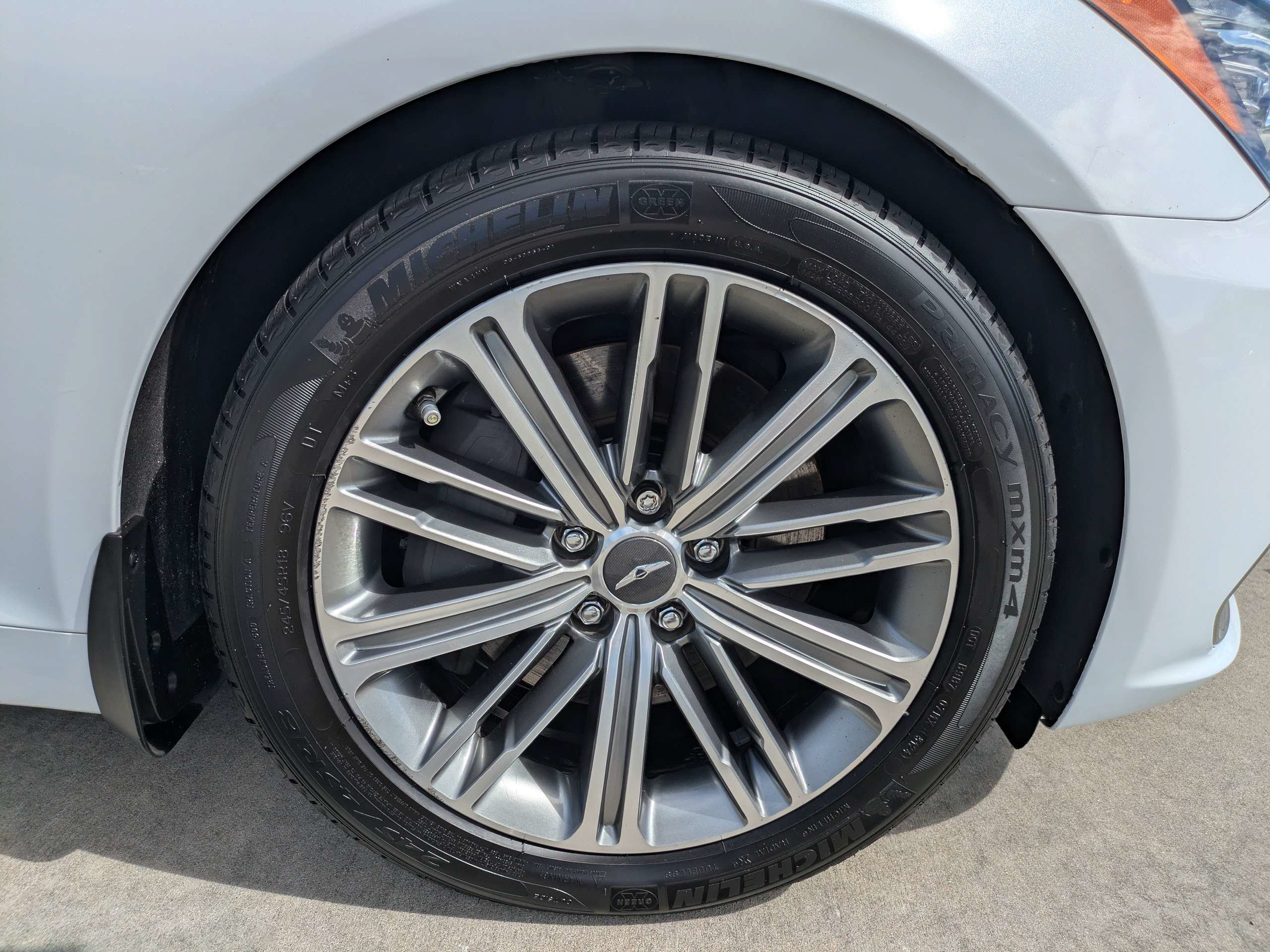 Used 2018 Genesis G80 3.8 RWD image 9