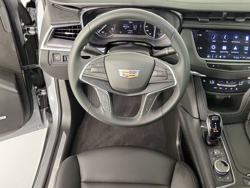 Used 2024 Cadillac XT5 Luxury FWD image 16