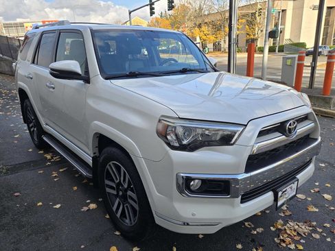 Used 2014 Toyota 4Runner Limited image 4
