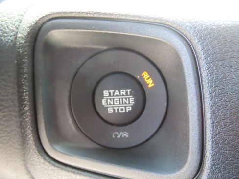 Used 2024 Jeep Gladiator Sport AWD/4WD image 29