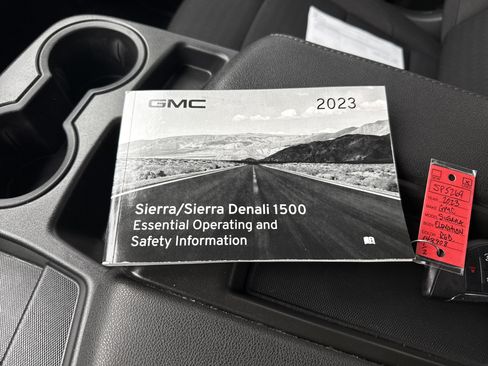 Used 2023 GMC Sierra 1500 Elevation image 32