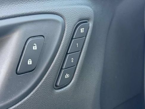 Used 2020 Buick Encore GX Essence FWD image 18