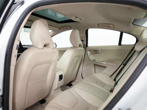 Used 2015 Volvo S60 T5 Platinum image 33