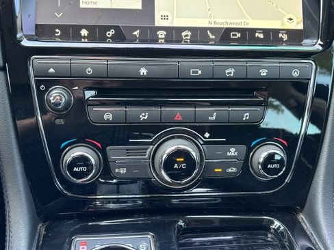 Used 2018 Jaguar XJ R-Sport image 41